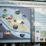 Gród Kasztelański na Ostrowie Radzimskim - tablica informacyjna